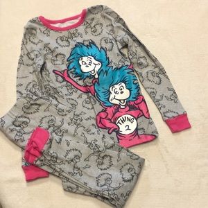 Cute little Dr Seuss pjs size 4t